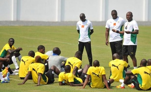 Le Sénégal doit absolument l'emporter contre la Guinée équatoriale mercredi (20h00) à Bata pour relancer dans la course aux quarts de finale, dont la Zambie peut s'approcher contre la Libye (17h00), dans le groupe A de la CAN-2012.