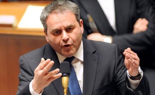 L'ancien ministre du Travail, Xavier Bertrand, proche de François Fillon, a annoncé mardi sur RTL sa candidature à la présidence du groupe UMP à l'Assemblée nationale face au président sortant, Christian Jacob, proche de Jean-François Copé.