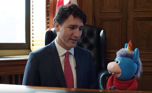 Justin Trudeau et la licorne du «Hug Club», une émission pour enfants diffusée sur CBS Kids