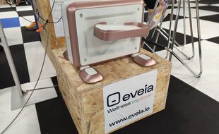 Le pédalier Eveia permet de garder une activité physique tout en restant assis.