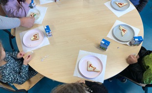 A l'école Germaine-Tillion, à Toulouse, depuis quelques semaines, des petits déjeuners gratuits sont organisés deux fois par semaine.