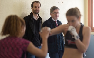 Jean-Luc Mélenchon en visite dans un club de boxe des quartiers nord de Marseille.