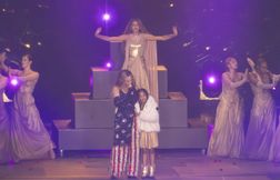 Beyoncé a-t-elle le droit de faire monter ses filles mineures sur scène ?