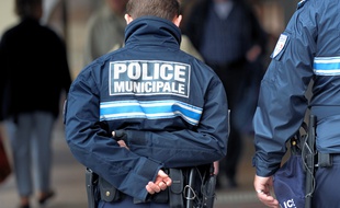 Béziers : Trois policiers mis en examen après la mort d’un homme au commissariat (Illustration)