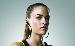 Le casque Sport Pulse Wireless intègre un capteur de fréquence cardiaque.