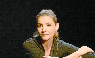 Clotilde Courau sur scène ce soir.