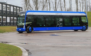 Le Bus de Alstom NTL électrique, présenté à Duppigheim (Alsace) le 9 mars 2017.