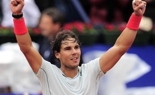 L'Espagnol Rafael Nadal, 5e au classement ATP, a remporté le tournoi sur terre battue de Barcelone en battant dimanche en finale son compatriote Nicolas Almagro, 12e mondial, en deux sets 6-4, 6-3