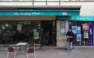 Le bar du Jockey Club à Sevran
