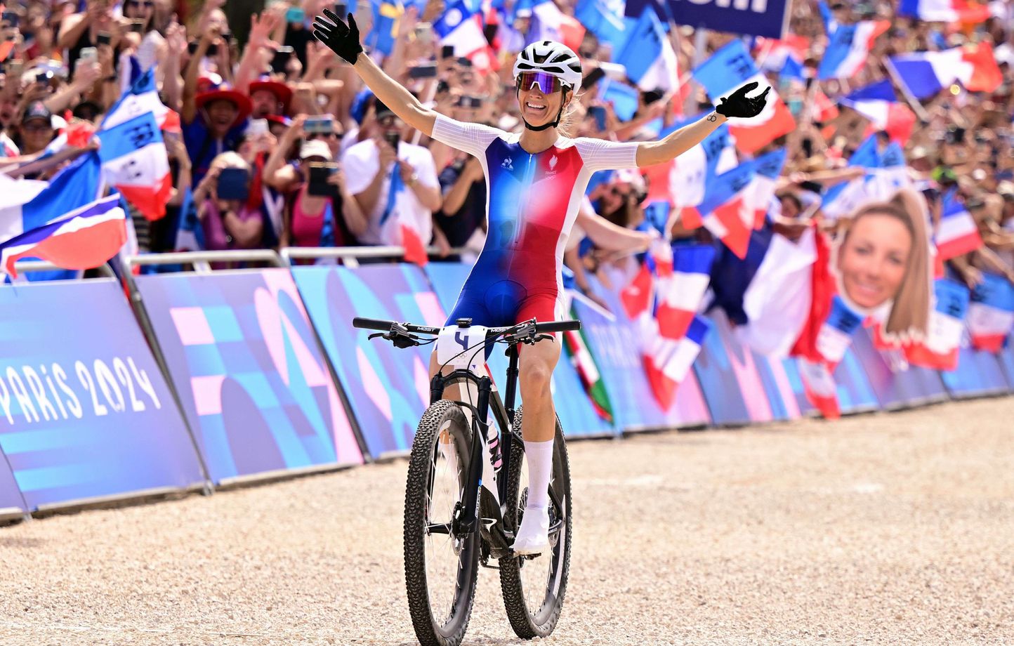 JO 2024 VTT Apres l or le Tour de France Pauline Ferrand Prevot en route pour finir le cyclisme en mode expert