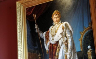 A la veille de la saison estivale, la Corse redécouvre son plus illustre fils, Napoléon, destiné à promouvoir le tourisme, notamment culturel, dans l'île.