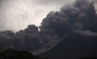 L'éruption du volcan Fuego, au Guatemala a entraîné l'évacuation de milliers de personnes.