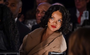 Certains attribuent la prise de poids de Rihanna à une grossesse
