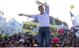 Mauricio Macri, maire de Buenos Aires depuis 2007, a créé la surprise lors du premier tour, le 25 octobre.