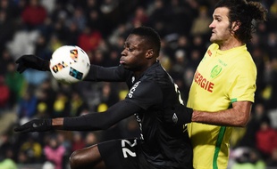 Le défenseur nantais Vizcarrondo face à Caen.