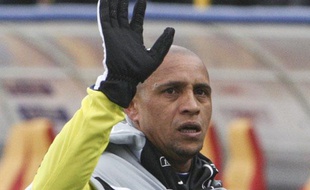 Le joueur brésilien Roberto Carlos, le 3 avril 2011 lors d'un match avec l'Anzhi Makhachkala contre le Rubin Kazan.