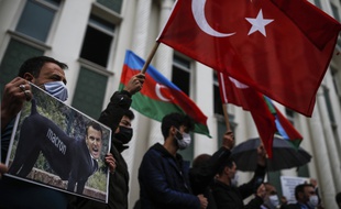 La Turquie a prévenu mercredi qu'elle allait répondre à cette dissolution.