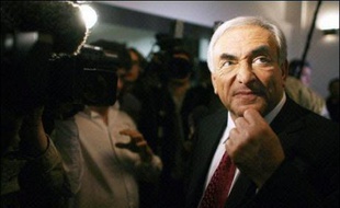 Le Français Dominique Strauss-Kahn est un "mauvais candidat" au poste de directeur général du Fonds monétaire international (FMI) qui a besoin d'une personne "intellectuellement crédible" à sa tête, dénonce mardi le quotidien économique Financial Times (FT).