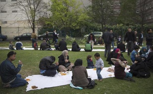 Des réfugiés syriens le 21 avril 2014 au Parc de Saint-Ouen
