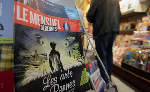 Le Mensuel de Rennes, ici dans un kiosque, a été racheté par le Télégramme.