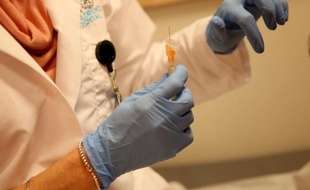 Un enfant de 18 mois atteint de la rougeole est mort mercredi 18 février à Berlin, le débat est relancé sur l'opportunité de rendre la vaccination obligatoire