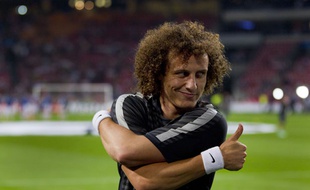 David Luiz à l'échauffement avant la rencontre entre l'Ajax Amsterdam et le PSG le 17 septembre 2014.