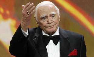 L'acteur américain Ernest Borgnine, le 30 janvier 2011, lors de la 17e cérémonie des Oscars.