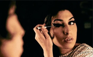 L'argent sur le dos des morts, c'est comme l'eye-liner, on n'en a jamais trop.