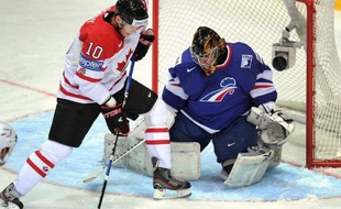 Le Canada a battu la France 7 à 2 (4-1, 1-1, 2-0) en match du tour préliminaire du Championnat du monde 2012 de hockey sur glace, lundi à Helsinki