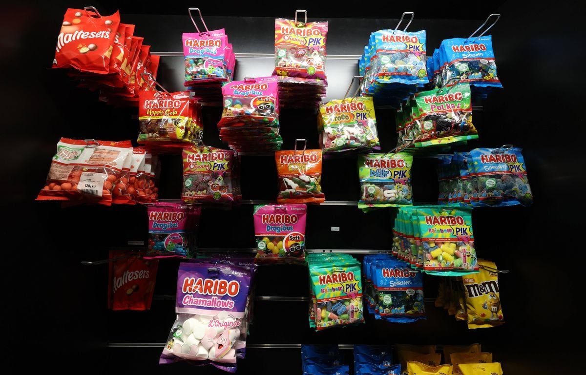 Royaume-Uni : Il mange 3 kg de bonbons et finit à l’hôpital, intoxiqué à la gélatine image