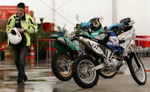 Pour la première fois en trente ans d'existence souvent mouvementée, le rallye-raid Dakar, dont le départ devait être donné ce samedi à Lisbonne, a été annulé vendredi par ses organisateurs obligés de plier sous la menace terroriste islamiste radicale d'Al-Qaïda.