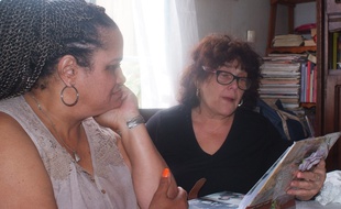 Reta (à gauche) et Jocelyne, lors de leurs retrouvailles, à Soissons.