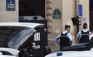 Deux personnes ont été retenues en otage pendant près de 4 heures.