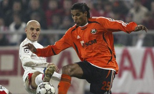 L'attaquant brésilien Brandao, sous les couleurs du Shakhtar Donetsk, lors d'un match de Ligue des champions, le 6 décembre 2006, face à l'Olympiakos.