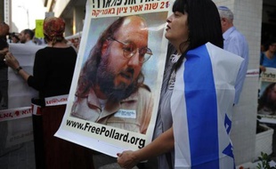 Des manifestants israéliens réclament la libération de l'espion Jonathan Pollard devant l'ambassade des Etats-Unis à Tel Aviv le 19 juin 2011