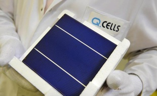 Le fabricant allemand de cellules photovoltaïques Q-Cells, ancienne vedette du secteur aujourd'hui en dépôt de bilan, a annoncé dimanche son rachat par le groupe sud-coréen Hanwha, qui va payer environ 50 millions d'euros en liquide.