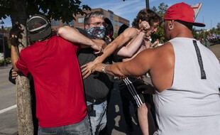 Manifestants antiracistes et supporters de Trump se sont affrontés, le 29 août 2020, dans les rues de Portland.