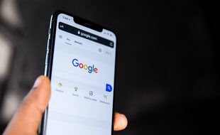 Google déploie le défilement continu pour la présentation des résultats de son moteur de recherche.