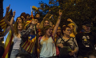 Des milliers de Catalans sont descendus dans la rue pour demander le référendum sur l'indépendance de la région, le 20 septembre 2017 à Barcelone