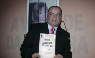 L'ancien policier portugais Gonçalo Amaral présente son ouvrage sur l'enquête sur la disparition de Maddie Mc Cann «La Vérité du mensonge» à Lisbonne, le 24 juillet 2008.