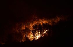 Pourquoi l’incendie de l’Aude a-t-il progressé si vite ?