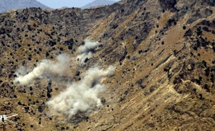Quatorze talibans ont été tués vendredi dans une attaque ayant débuté par un attentat suicide contre un camp de l'Isaf, la force armée de l'Otan en Afghanistan, dans la province instable de Khost (est), a-t-on appris auprès de l'Otan.