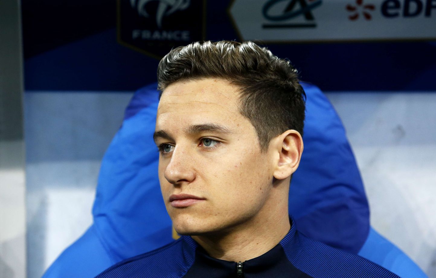 Florian Thauvin sur le banc des remplaçants. 