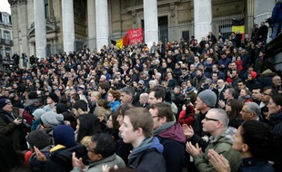 Rassemblement pour une minute de silence le 23 mars place de la Bourse à Bruxelles