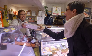 Depuis un an à Vence, Natercia fait ses courses avec des boîtes et fait le pari du Zéro déchet.