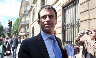 Le député-maire d'Evry, Manuel Valls, au siège du PS, à Paris, le 17 mai 2011.