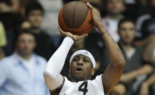 L'ex-star de la NBA, Allen Iverson, sous les couleurs du club de basket turc Besiktas, le 16 novembre 2011 lors d'un match d'Eurocup face à Hemofarm Stada.