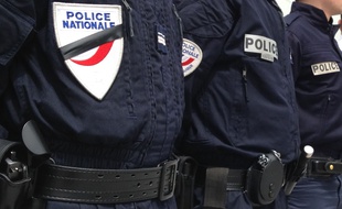 Des policiers en deuil. (Illustration)