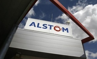 Alstom, qui a échoué en référé à bloquer la fourniture de nouveaux trains par Siemens à la compagnie transmanche Eurostar, va poursuivre son action en justice sur le fond pour obtenir l'annulation de l'appel d'offres, a annoncé jeudi son PDG, Patrick Kron.