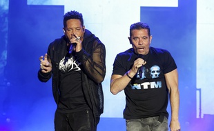 JoeyStarr et Kool Shen lors d'un concert aux Francofolies, en juillet 2017.